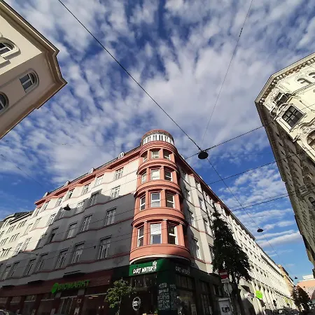 Vienna Boutique - Premium Hostel-3